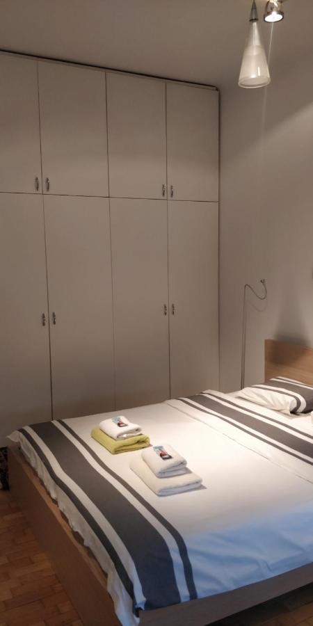 Apartment Treci Belgrado Esterno foto