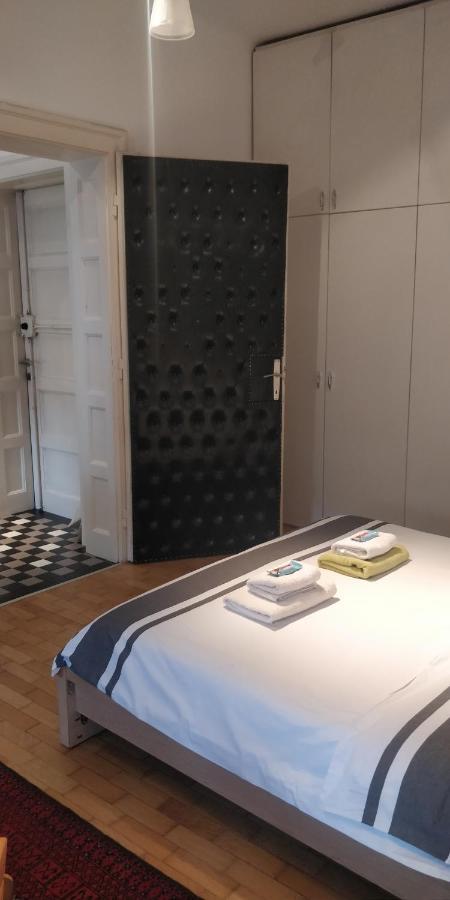 Apartment Treci Belgrado Esterno foto