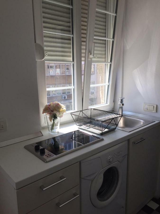 Apartment Treci Belgrado Esterno foto
